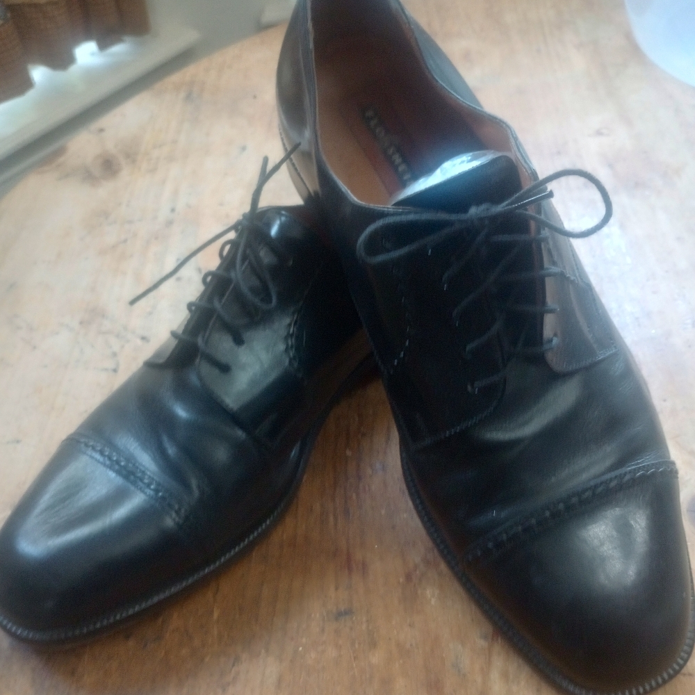 Florsheim Black Leather Oxfords